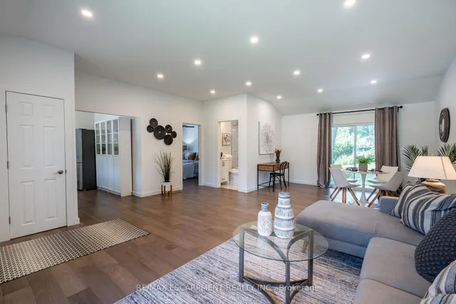 Additional image 7 of 70 Flamboro St