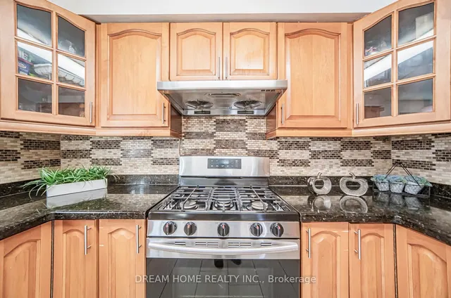 Additional image 16 of 33 Lansbury Dr