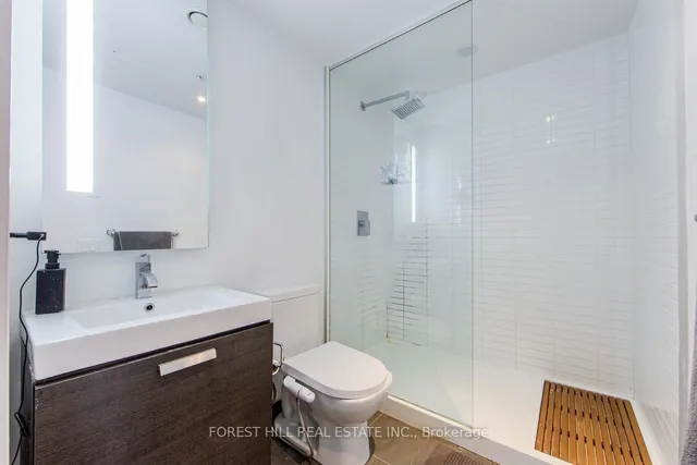 Additional image 18 of 629 King St Unit 1110
