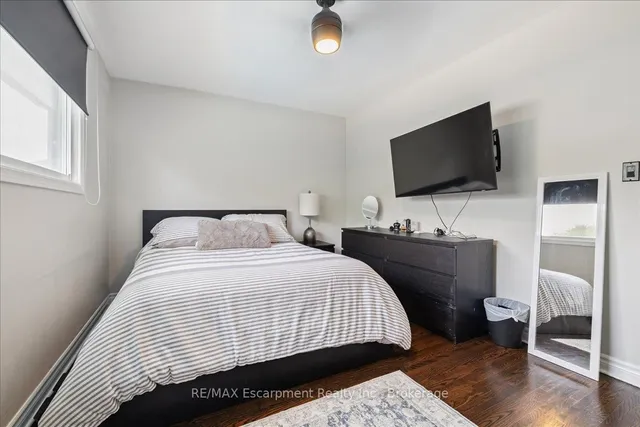 Additional image 28 of 755 Parker Cres