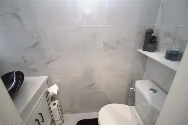 Additional image 28 of 90 Ling Rd Unit 904