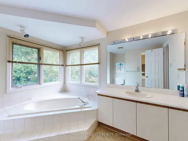 Additional image 15 of 4 Mowat Crt