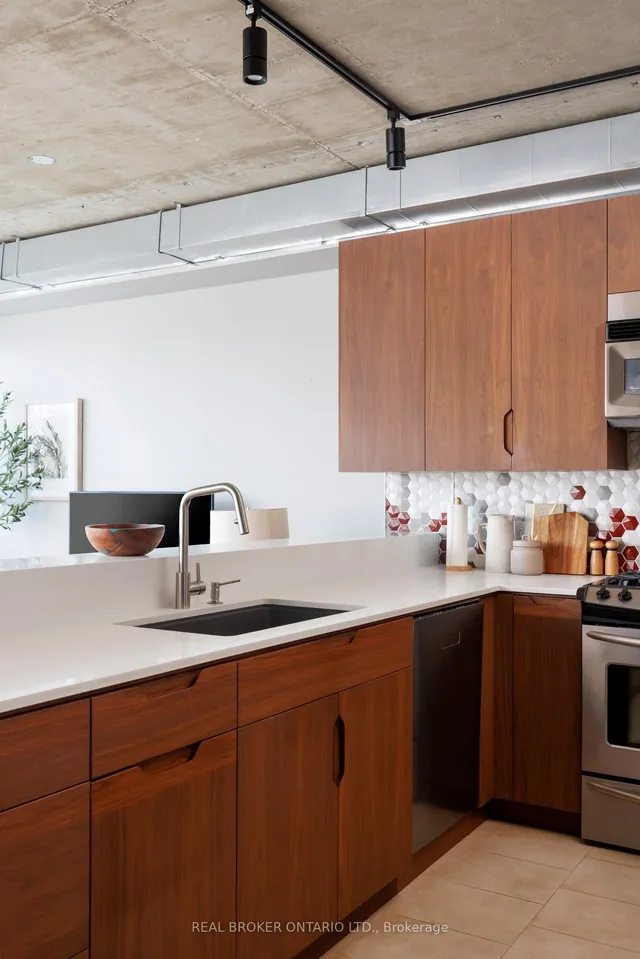 Additional image 4 of 38 Niagara St Unit PH08