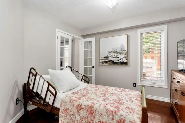 Additional image 11 of 2006 Glenada Cres Unit 7