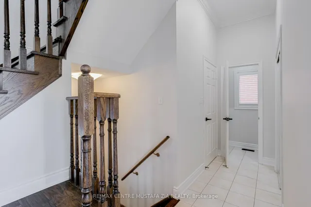 Additional image 16 of 562 Nairn Circ