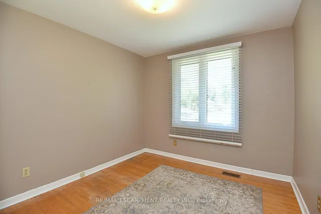 Additional image 29 of 552 Hull Crt