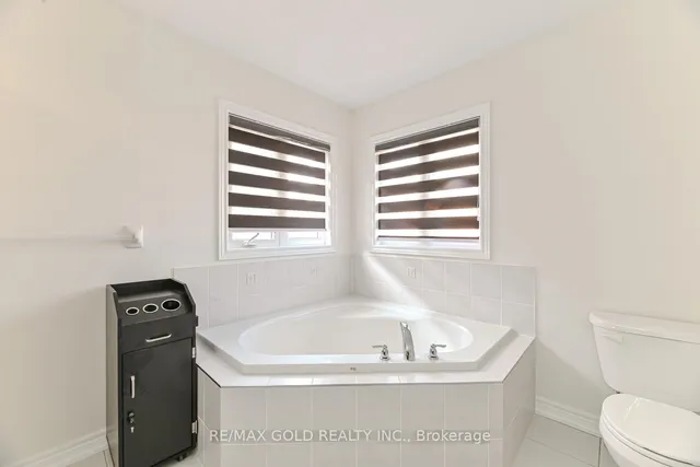 Additional image 25 of 9 Natronia Tr