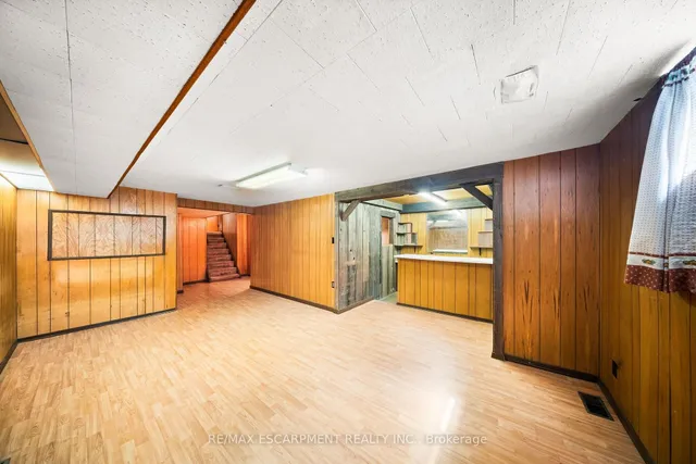 Additional image 34 of 1065 Franconia Dr