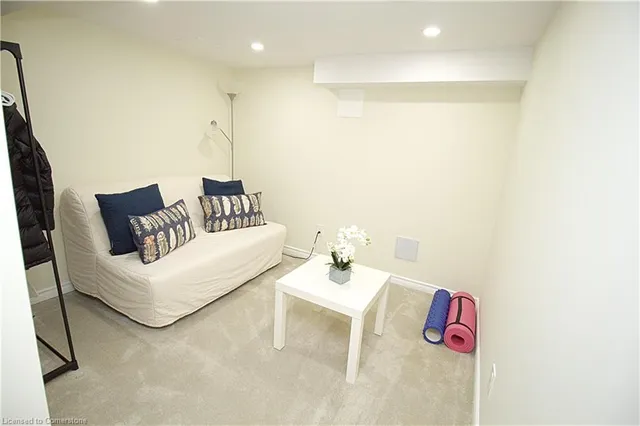 Additional image 29 of 109 Warren Ave