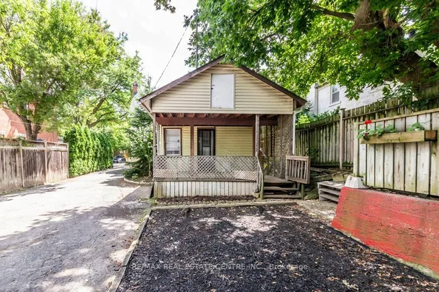 Additional image 7 of 215-217 Queen St