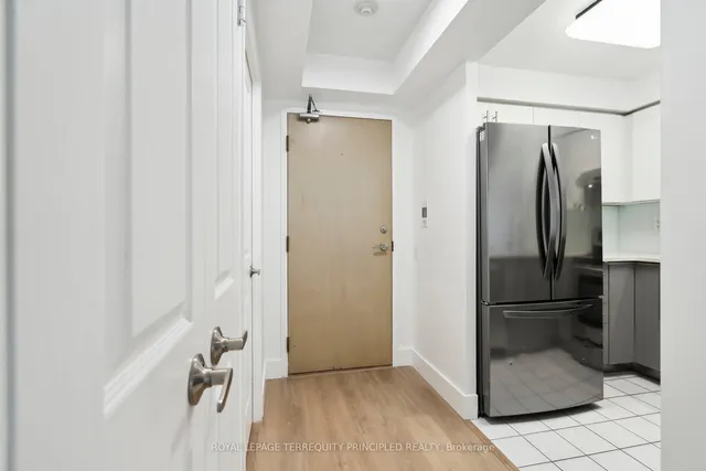 Additional image 5 of 942 Yonge St Unit 418