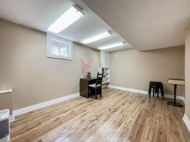 Additional image 38 of 126 Weir Cres