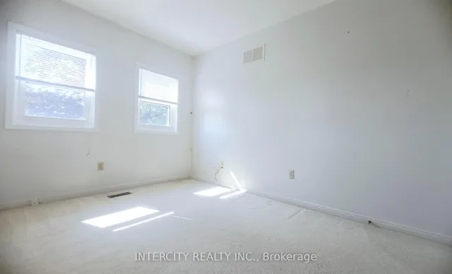 Additional image 22 of 49 Mossbrook Cres