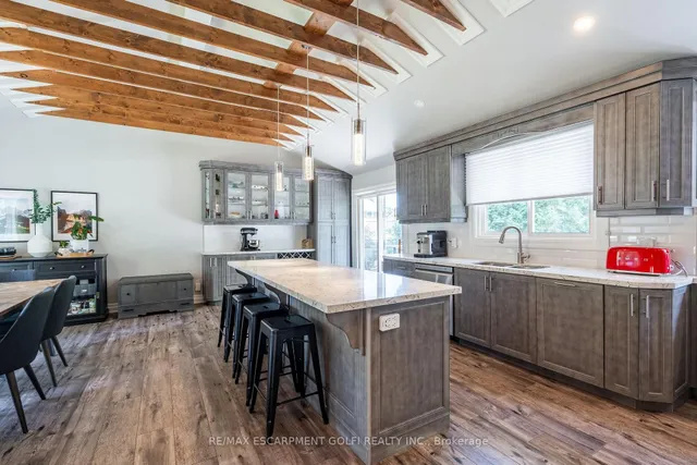 Additional image 3 of 324 Parkside Dr