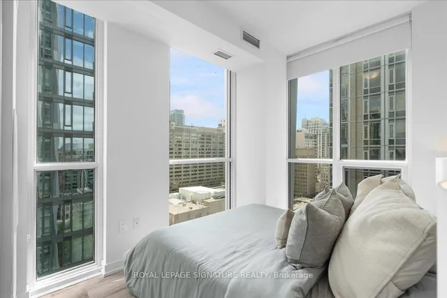 Additional image 12 of 1 Yorkville Ave Unit 1402