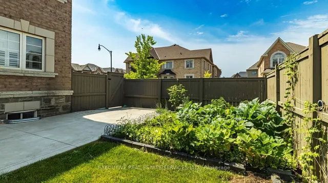 Additional image 46 of 28 Merrybrook Tr