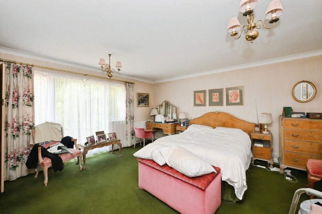 Additional image 13 of High Road, AL9