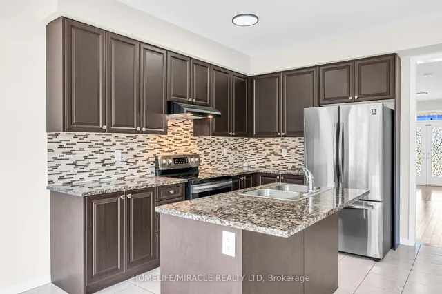 Additional image 13 of 23 Royal Coachman Way