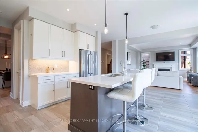 Additional image 10 of 19 SECINARO Ave