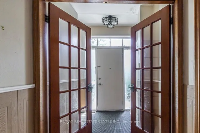 Additional image 11 of 215-217 Queen St