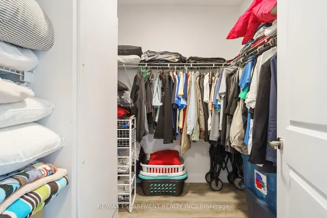 Additional image 33 of 1 Redfern Ave Unit 127