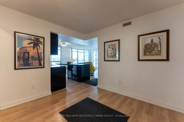 Additional image 2 of 19 Singer Crt Unit 717