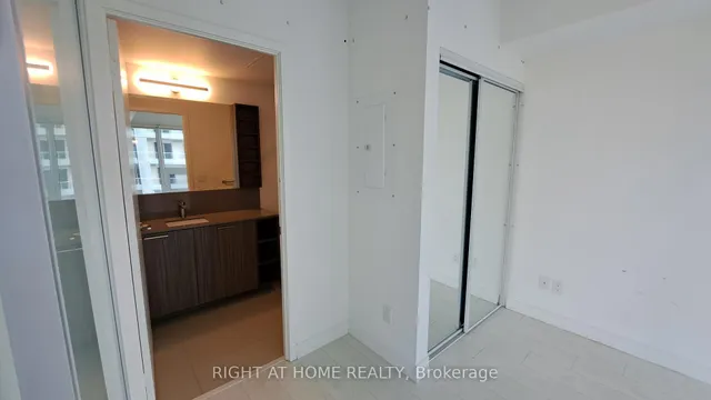 Additional image 23 of 19 Western Battery Rd Unit 1902