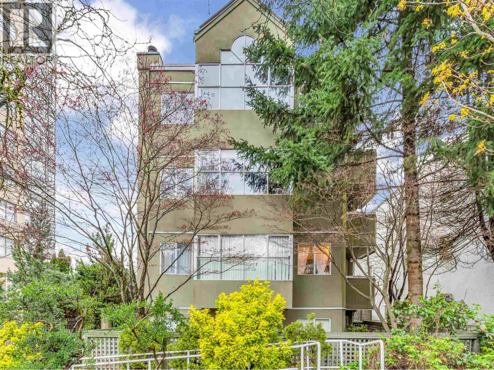 402 1575 W 12TH AVENUE|Vancouver, British Columbia V6J2E2