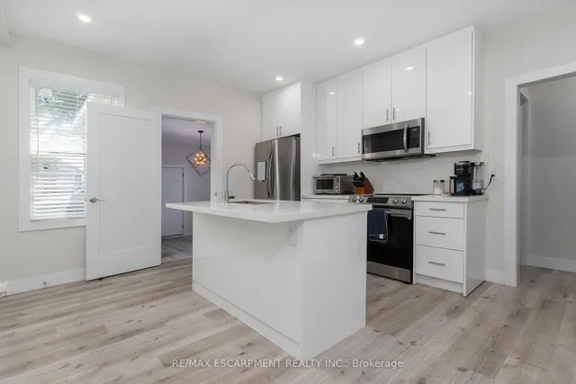 Additional image 2 of 2546 WILSON St