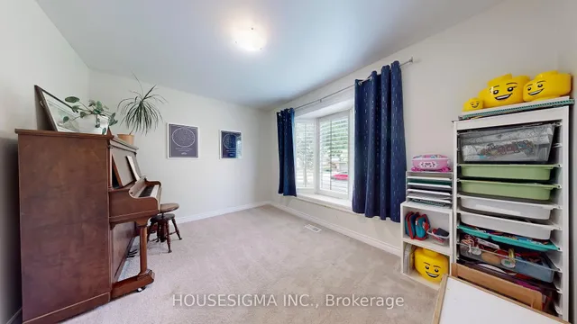 Additional image 15 of 641 Glen Moor Cres