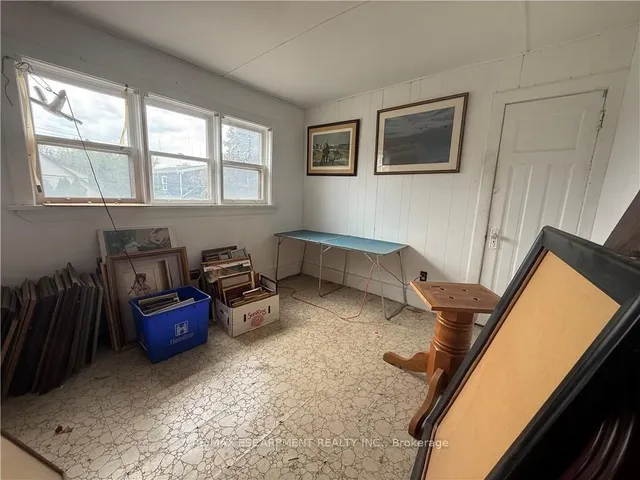 Additional image 18 of 325 WEIR St