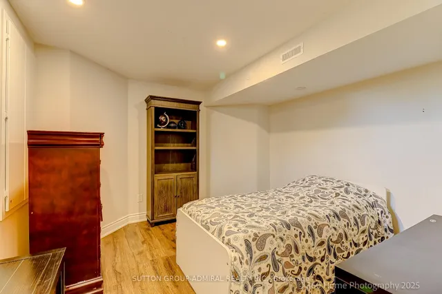 Additional image 35 of 1065 Woodward Ave