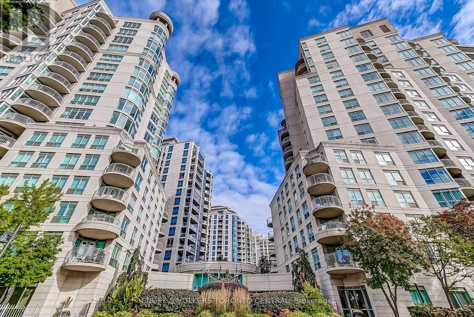 319 - 2111 LAKE SHORE BOULEVARD W|Toronto (Mimico), Ontario M8V4B2