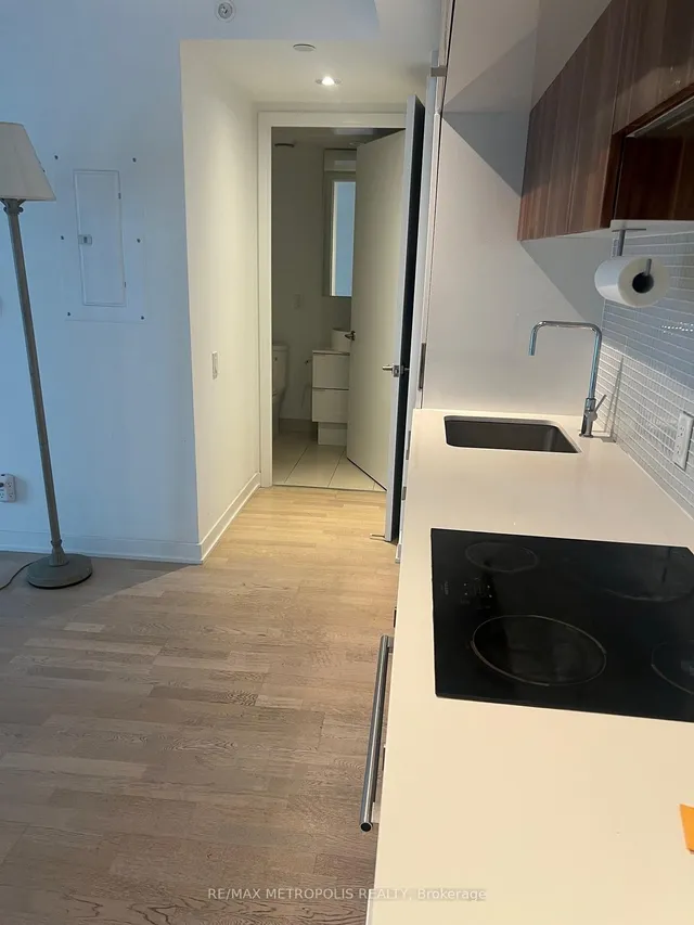 Additional image 3 of 161 Roehampton Ave Unit 1805