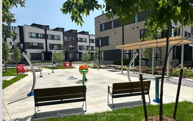 Additional image 44 of 40 Ed Clark Gdns Unit TH 22