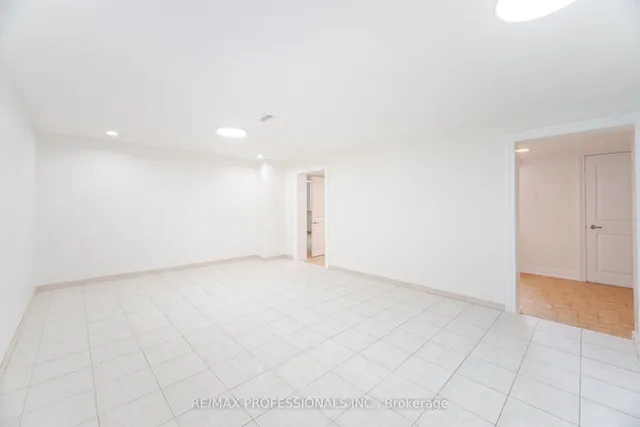 Additional image 40 of 718 Royal York Rd