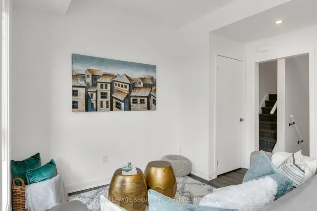 Additional image 12 of 40 Ed Clark Gdns Unit TH 22