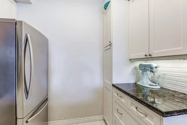 Additional image 18 of 935 Royal York Rd Unit 208