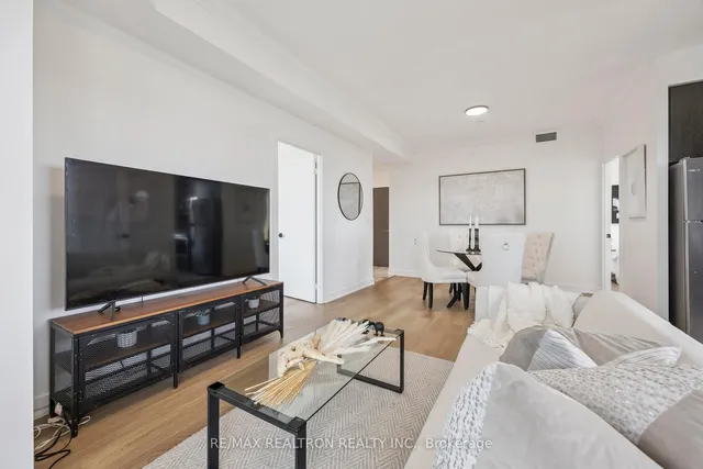 Additional image 16 of 1346 Danforth Rd Unit 1005