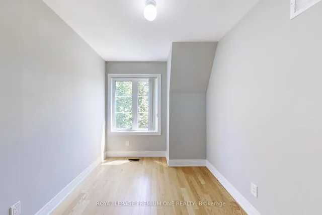 Additional image 32 of 71 DRYDEN Way