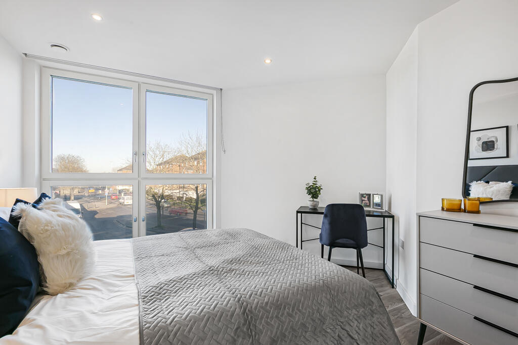 Additional image 8 of Corner House, Town Centre, Hatfield, Hertfordshire, AL10