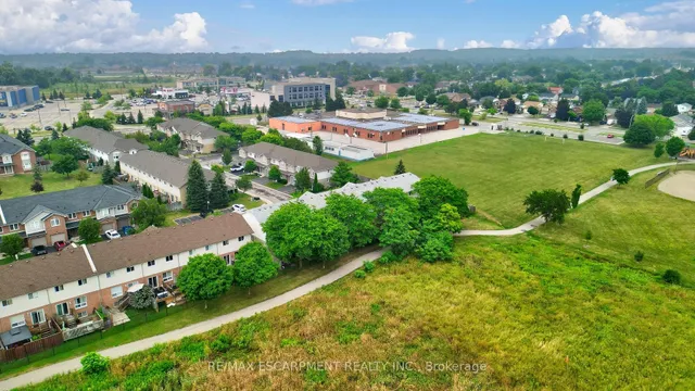 Additional image 32 of 800 PARAMOUNT Dr Unit 28