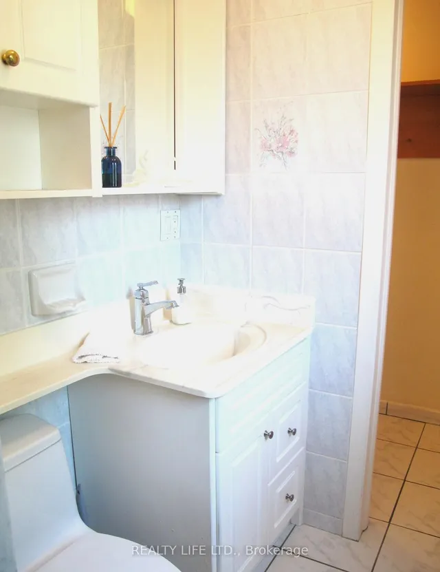 Additional image 25 of 4 Rosalie Ave