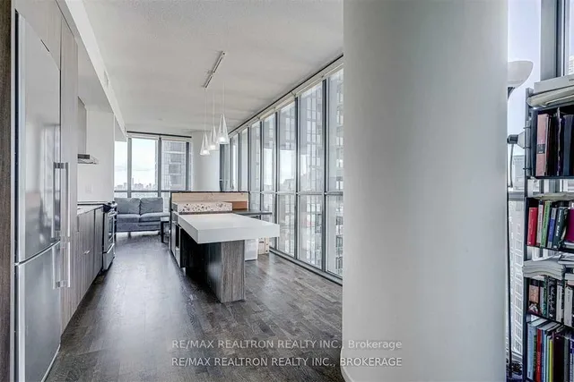 Additional image 6 of 101 Charles St Unit 1710