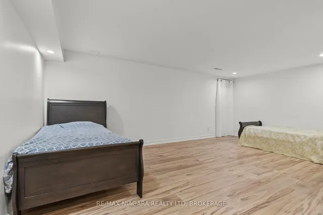 Additional image 24 of 34 Dynasty Ave Unit 13