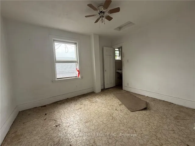 Additional image 15 of 325 WEIR St