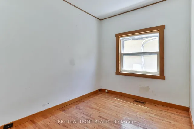 Additional image 19 of 948 Runnymede Rd