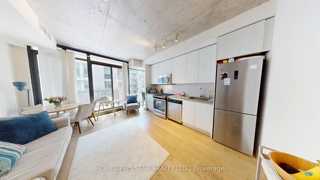 Additional image 4 of 111 Bathurst St Unit 714