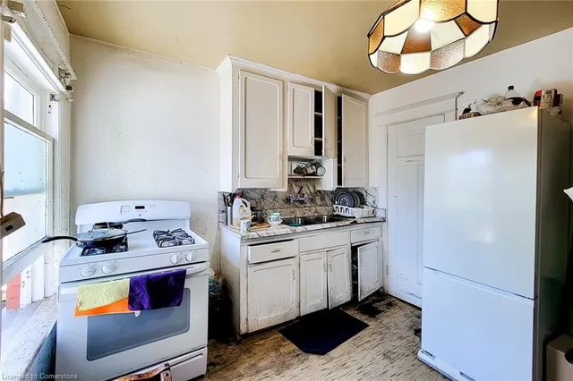 Additional image 27 of 29 Carrick Ave