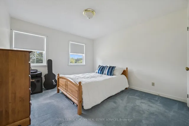 Additional image 33 of 80 Mae Crt